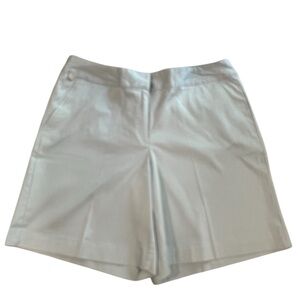 NWT~ Liz Claiborne Liz golf  shorts, powder blues size 16m